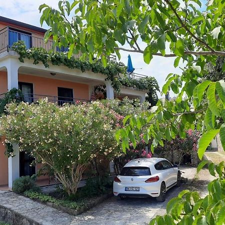Apartments Coki Funtana Exterior photo