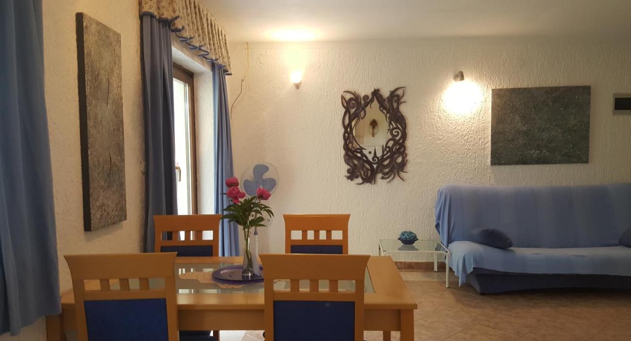 Apartments Coki Funtana Exterior photo