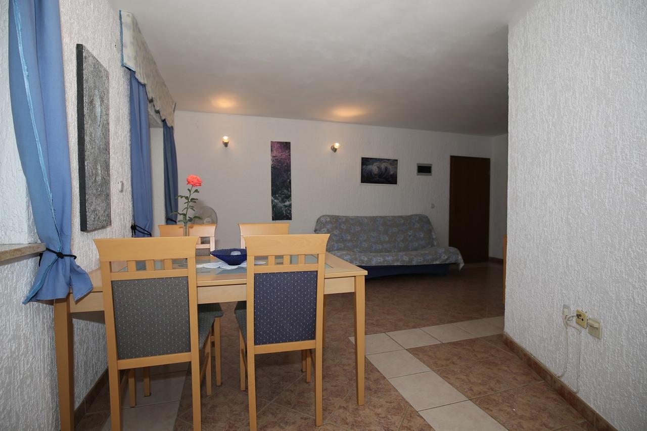 Apartments Coki Funtana Exterior photo