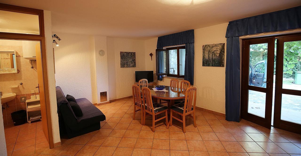 Apartments Coki Funtana Exterior photo