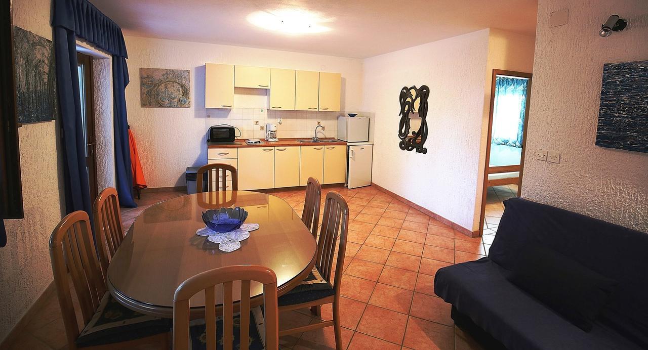 Apartments Coki Funtana Exterior photo
