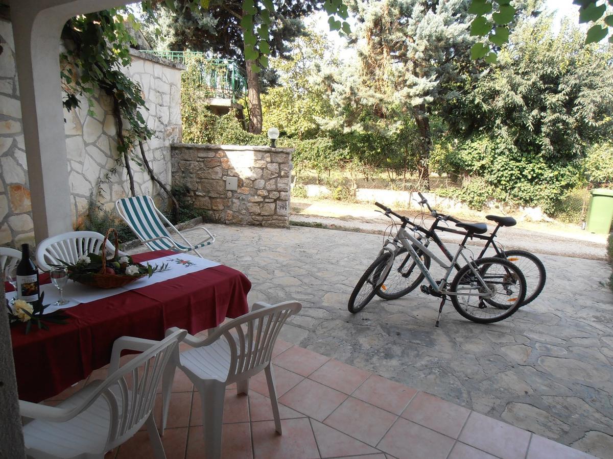 Apartments Coki Funtana Exterior photo
