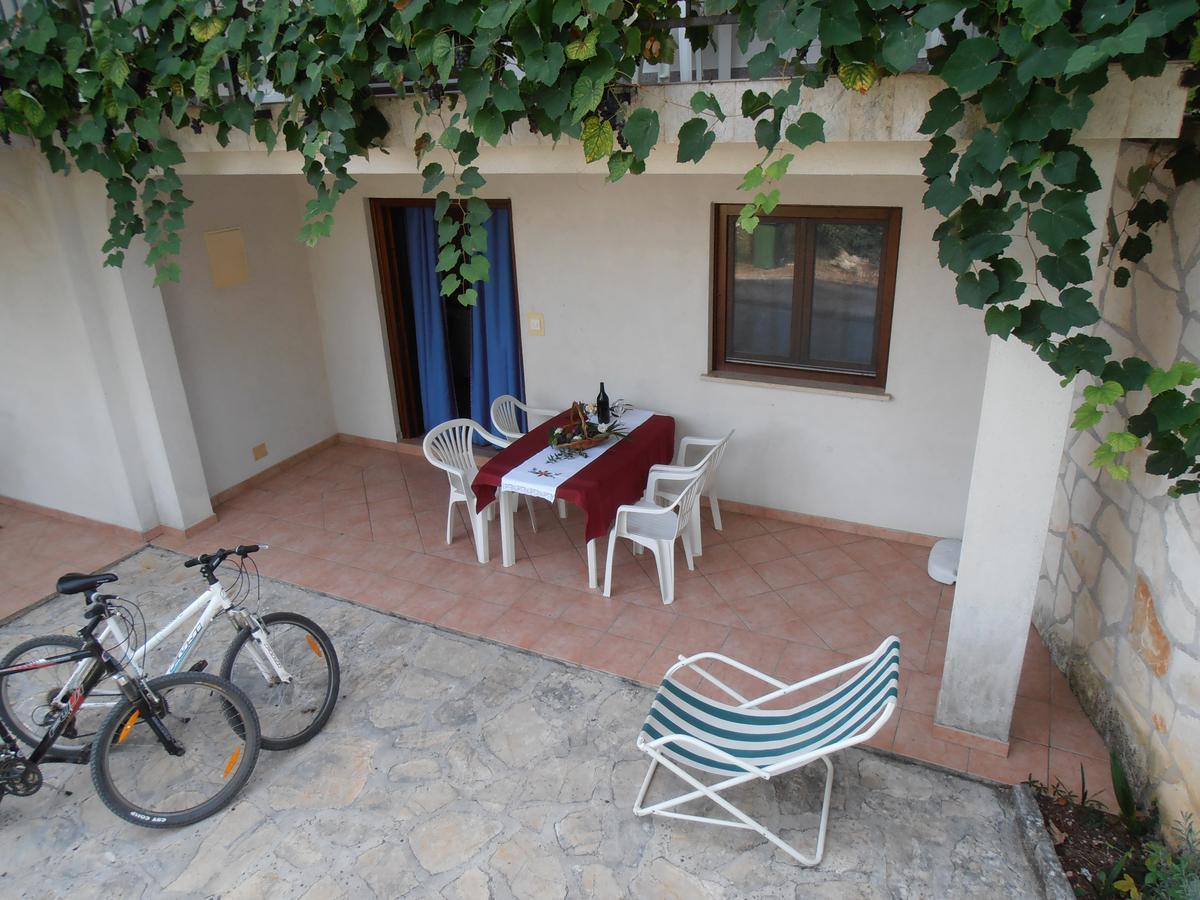 Apartments Coki Funtana Exterior photo