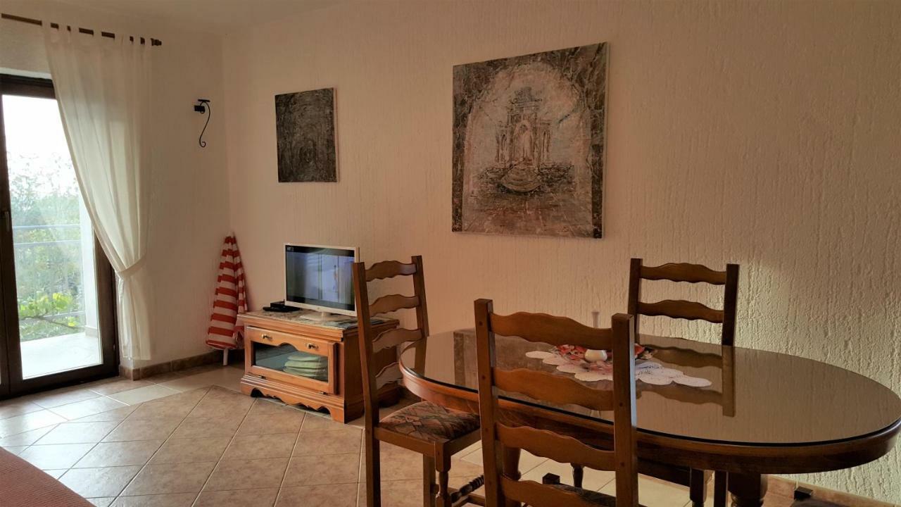 Apartments Coki Funtana Exterior photo